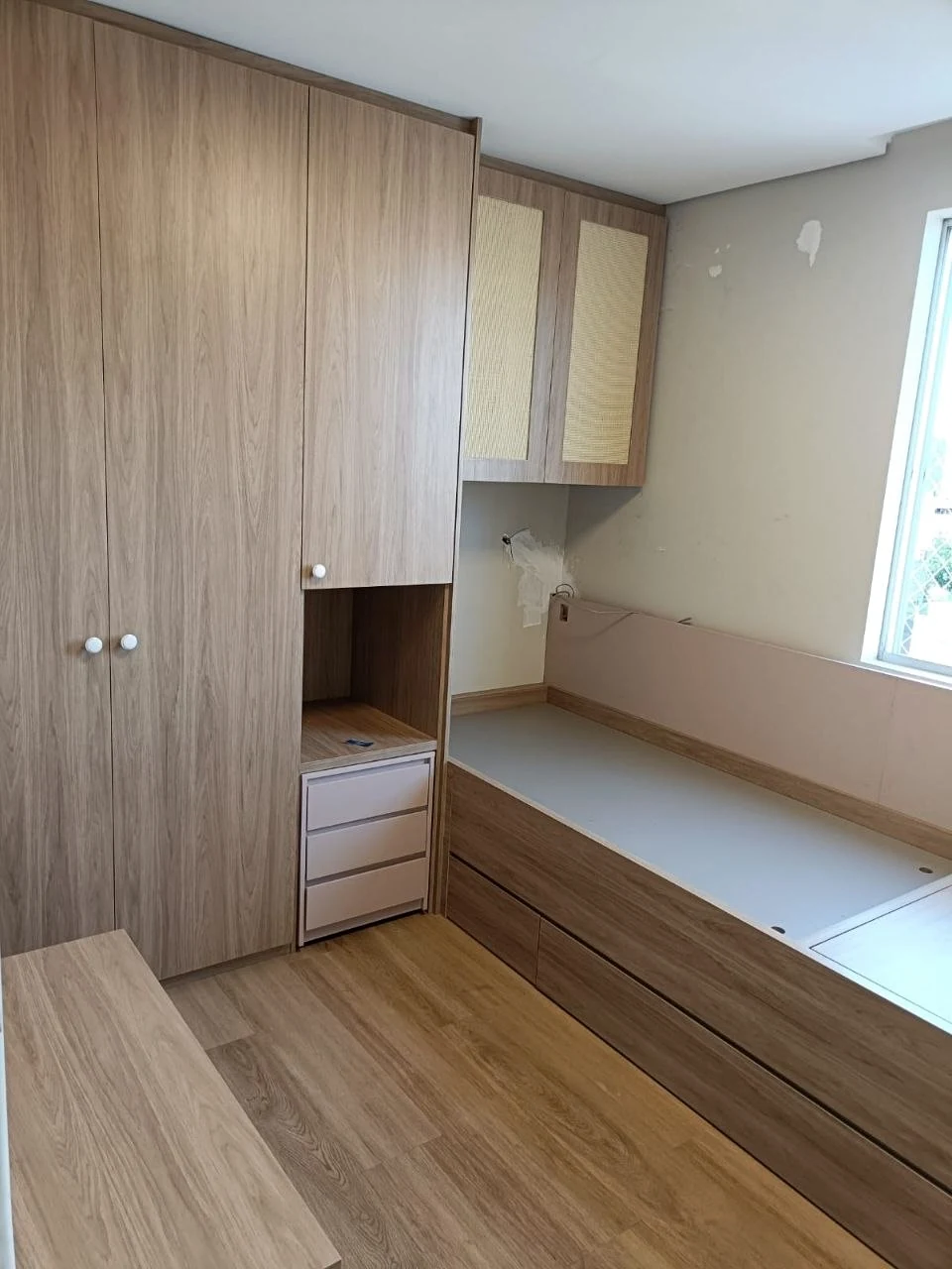 Quarto planejado em madeira